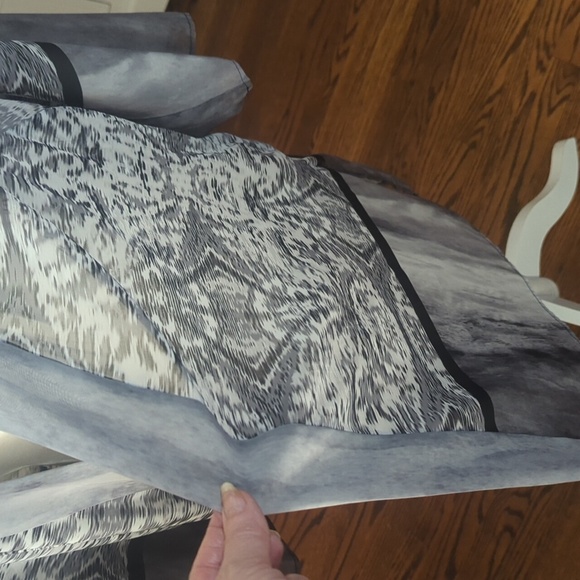 Susan Graver Black/Gray/White Sheer Long Open Front Kimono Sz 2X - Picture 6 of 10